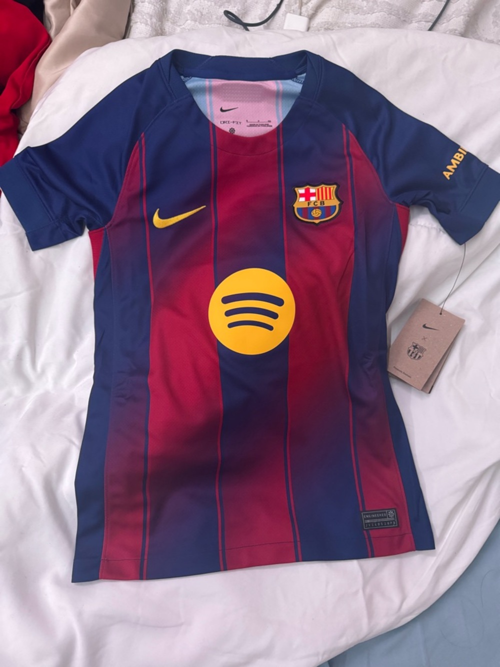 FC Barcelona authentic home jersey 25/26 kids small NWT!